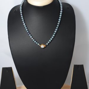 Elegant Blue-Grey Pearl Single-Line Necklace